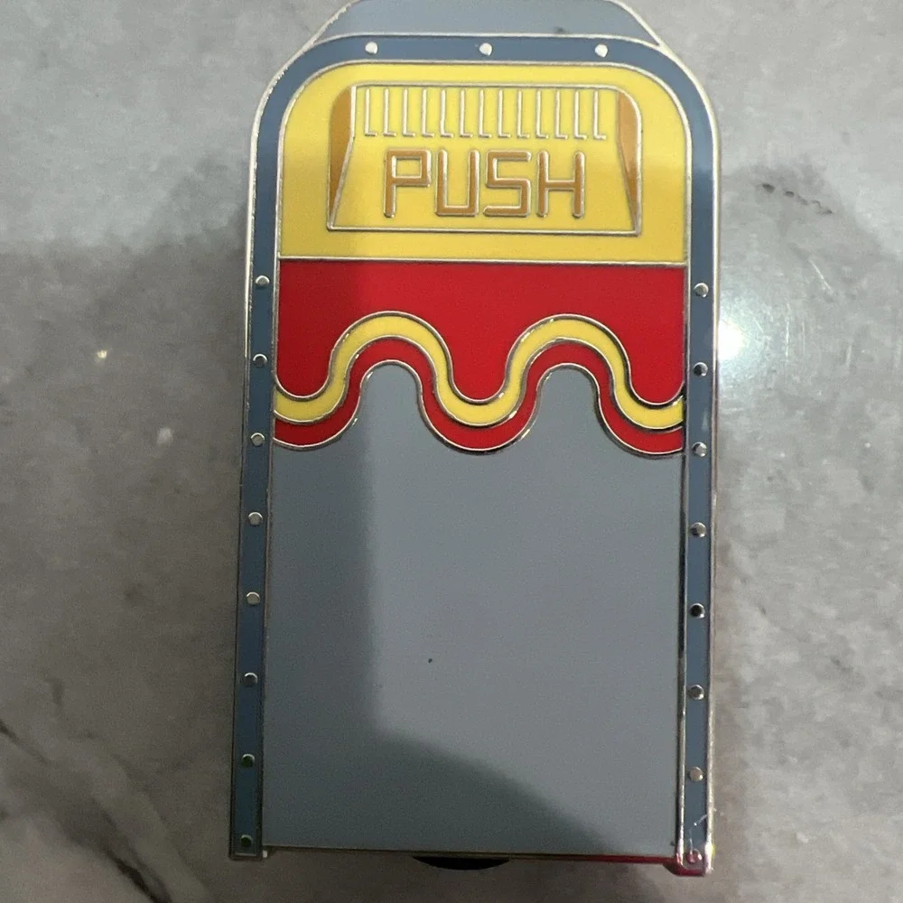 Disney Character Trash Bins Mystery Pin Dumbo New from‎ Bag Can Pin